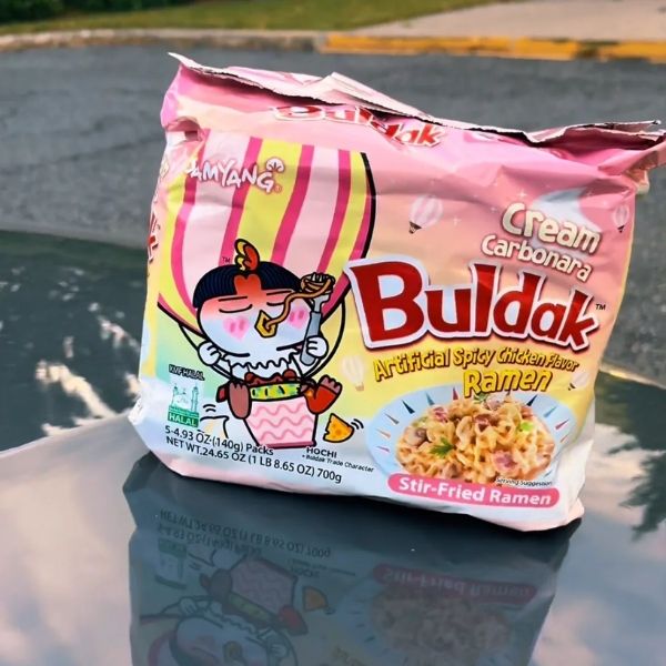 Trockene Instantnudeln mit Carbonara-Geschmack und Schärfe, 140g (5er-Pack)